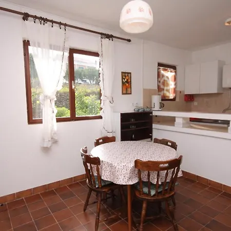 Apartment By The Sea - Gonar, Rab - 4989