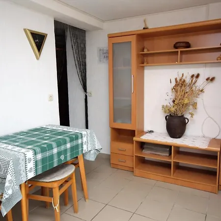 Apartment By The Sea - Gonar, Rab - 4989