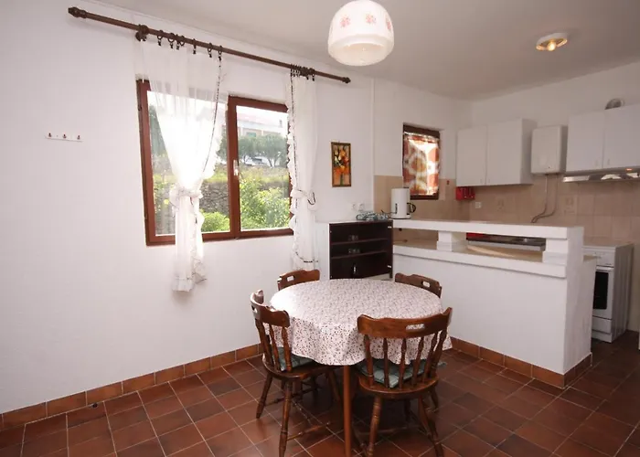 Apartment By The Sea - Gonar, Rab - 4989